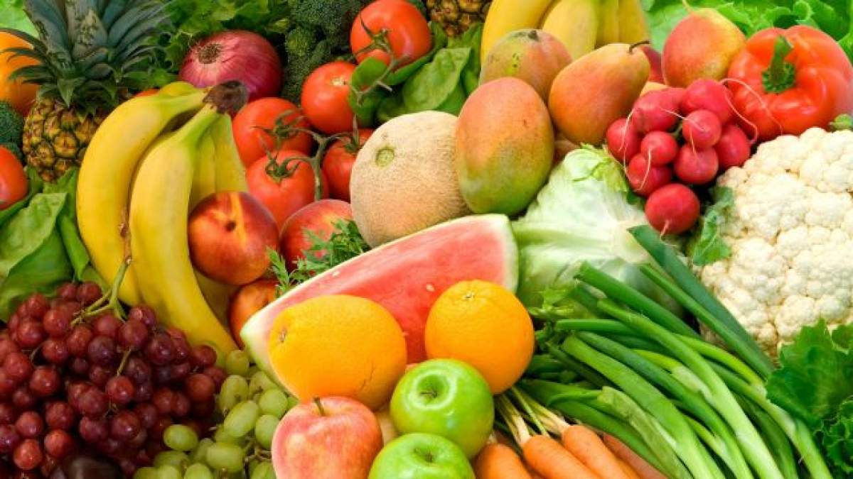 Tabel caloric pentru legume şi fructe! Uite ce este bine să mănânci şi ce îţi face mai mult rău