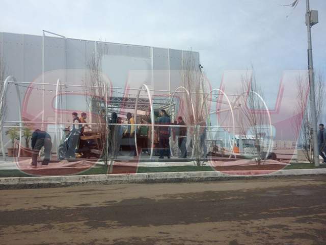 Distracţie pe... şantier! Mormane de moloz, grămezi de materiale de construcţii şi lucrări neterminate! Asta vă aşteaptă în punctul zero al petrecerilor de 1 Mai