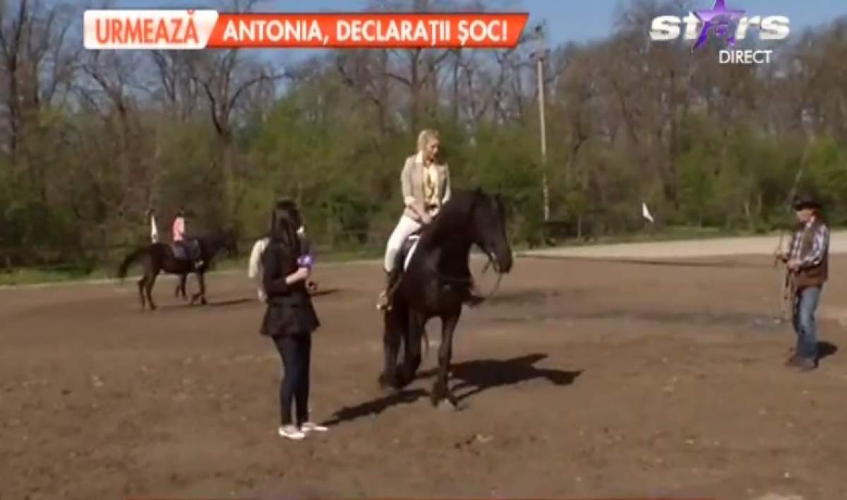 Roxana Nemeş ia lecţii de călărie! Blondina e în culmea fericirii