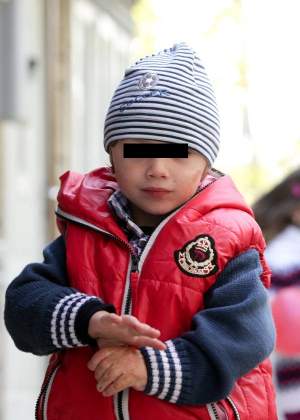EXCLUSIV! La patru ani de la tragedie, Alexandru Dragomir, băiețelul care aproape a ars de viu în incubator, merge la grădiniţă! "Suntem mândri de el..."