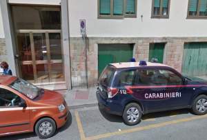 VIDEO INCREDIBIL Monstrul din Italia locuia chiar vizavi de Carabinieri! Imagini inedite cu asasinul care a torturat şi răstignit o româncă!