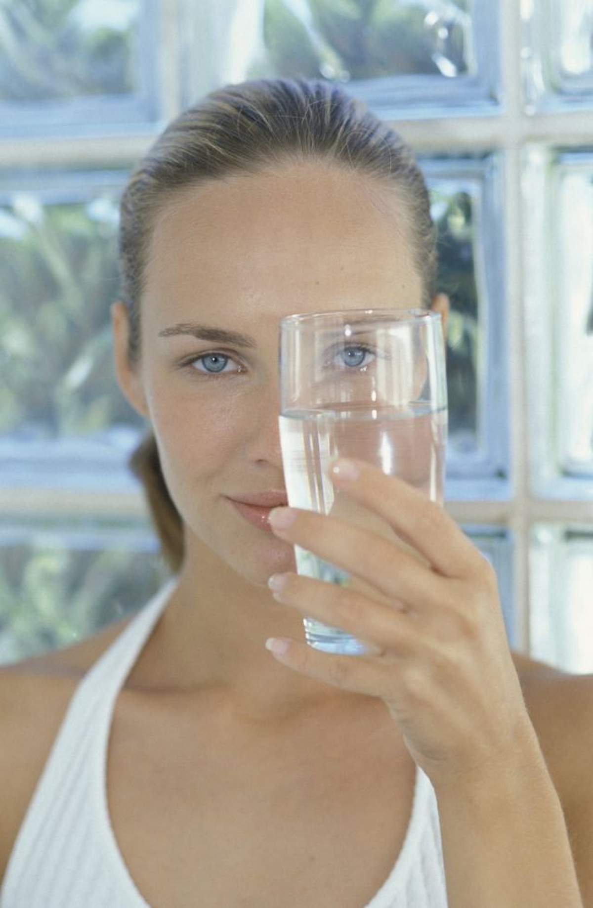 Ce se întâmplă dacă bei zilnic un pahar cu apă pe stomacul gol