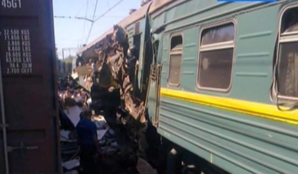 VIDEO Accident feroviar teribil! Două trenuri s-au ciocnit, cel puţin patru oameni au murit şi alte zeci au fost rănite