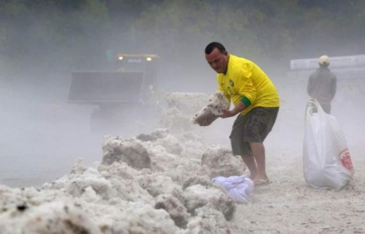 Fenomen meteo neobişnuit în Brazilia: grindina abundentă părea un strat gros de zăpadă