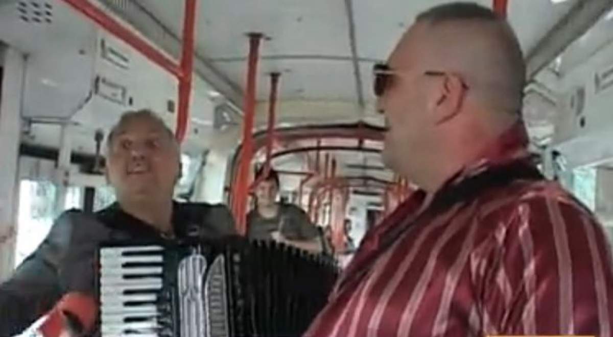 VIDEO Nelson Mondialu', la plimbare în halat cu tramvaiul