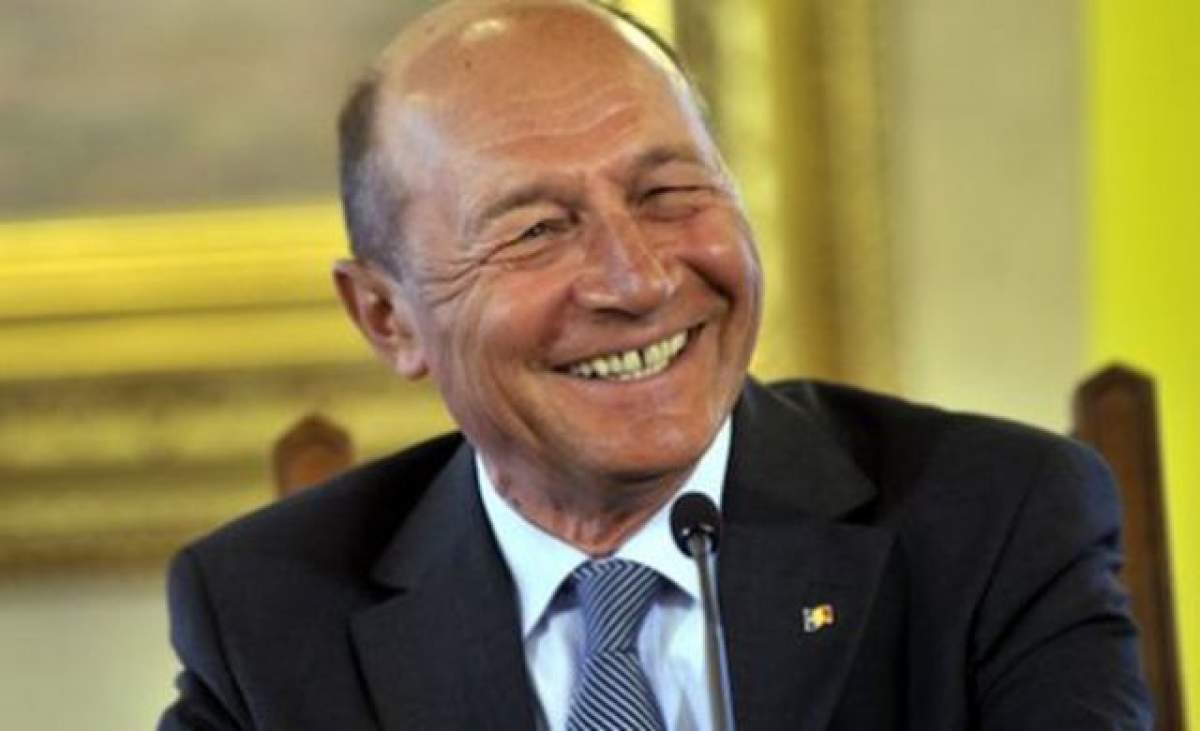 Bărbatul care l-a scuipat pe preşedintele Băsescu, dus la Secţia de Psihiatrie