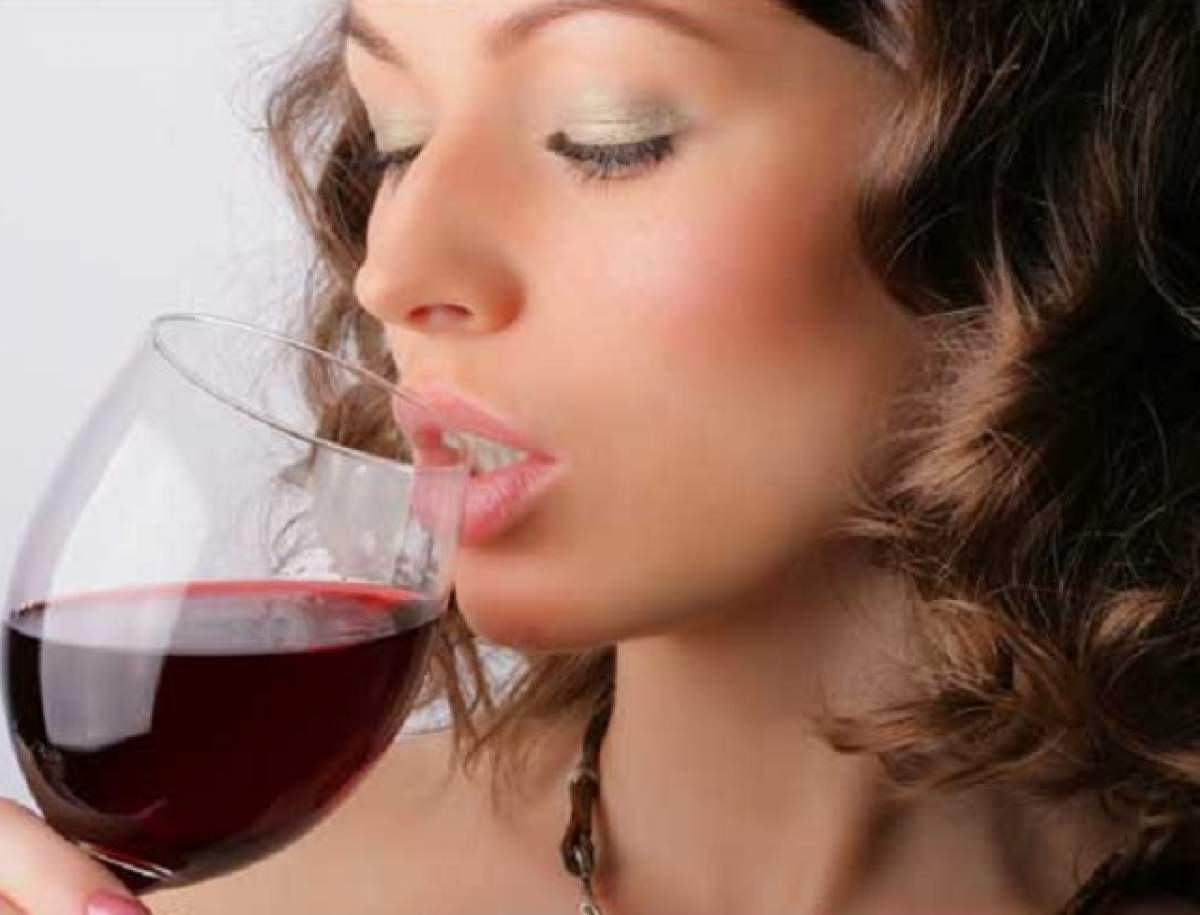 De ce este bine să bem vin roşu