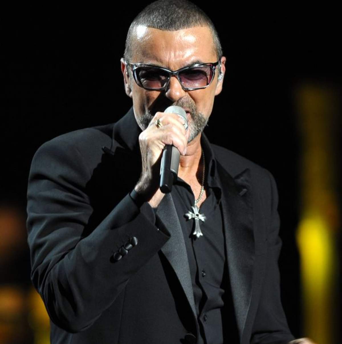 George Michael, transportat de urgenţă la spital