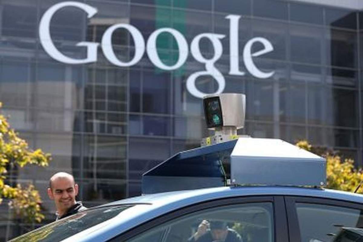 Maşina autonomă Google, o ameninţare serioasă pentru industria auto! Vezi cât de futuristă este invenţia