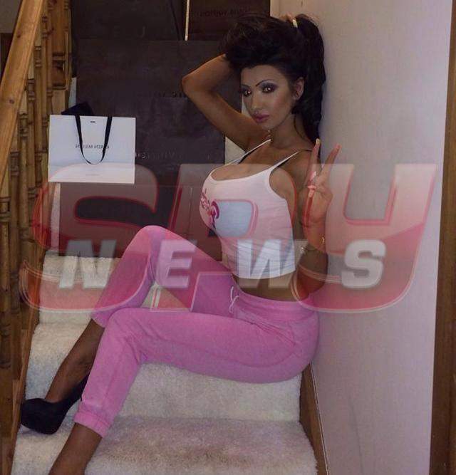 VIDEO Ea este cea mai dotată româncă de pe Facebook! Vezi aici imagini care îţi vor da palpitaţii!