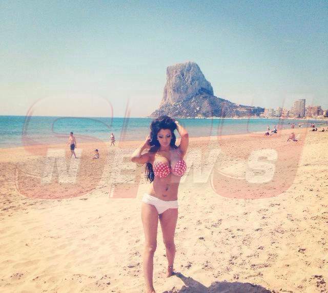 VIDEO Ea este cea mai dotată româncă de pe Facebook! Vezi aici imagini care îţi vor da palpitaţii!