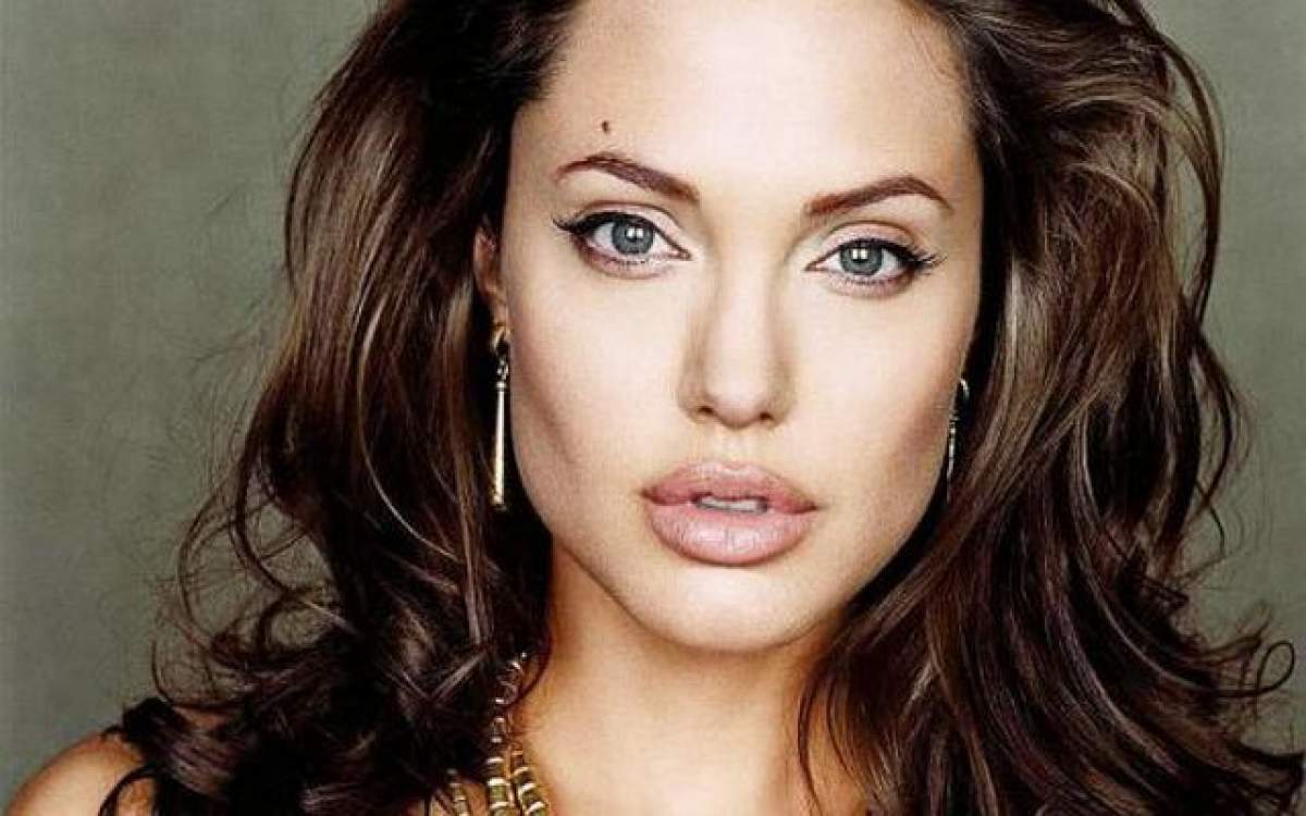 Angelina Jolie, mamă responsabilă! Actriţa vrea să îşi protejeze copiii de filme cu droguri şi nuditate