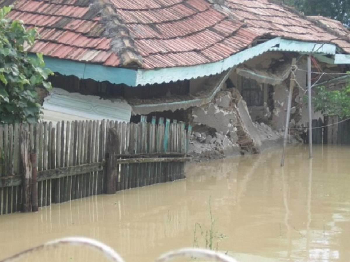 România e sub ape! COD GALBEN de inundaţii