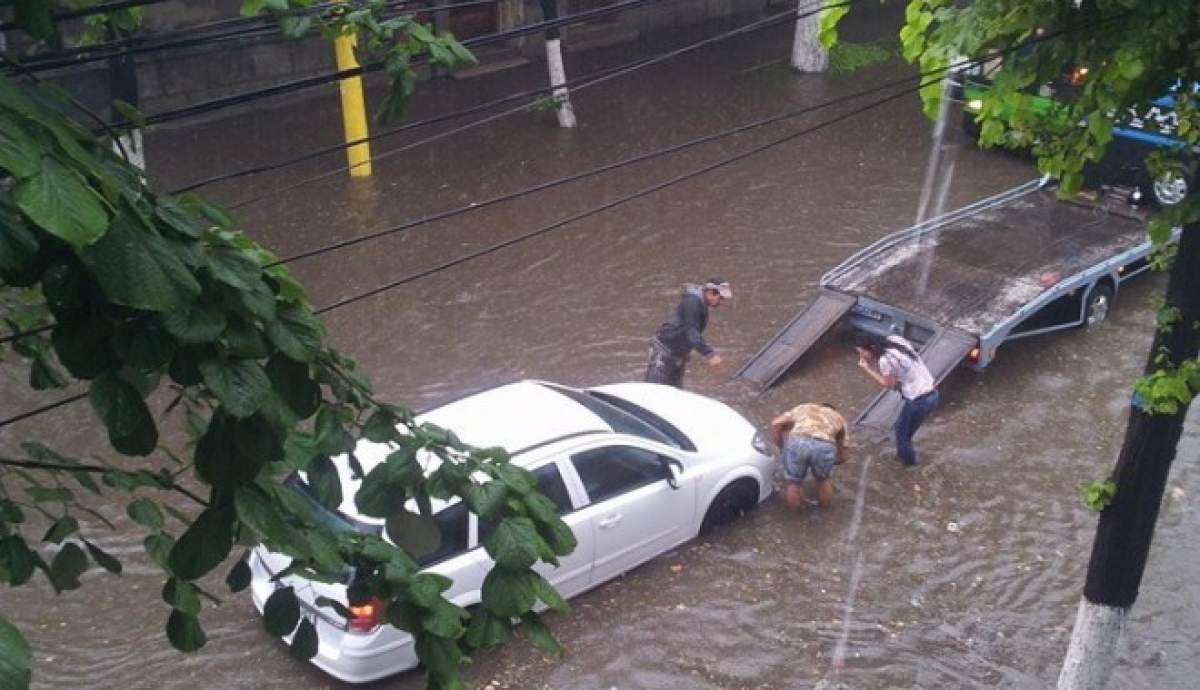 RUPERE DE NORI! Constanţa este sub ape! Imagini de GROAZĂ de la faţa locului!