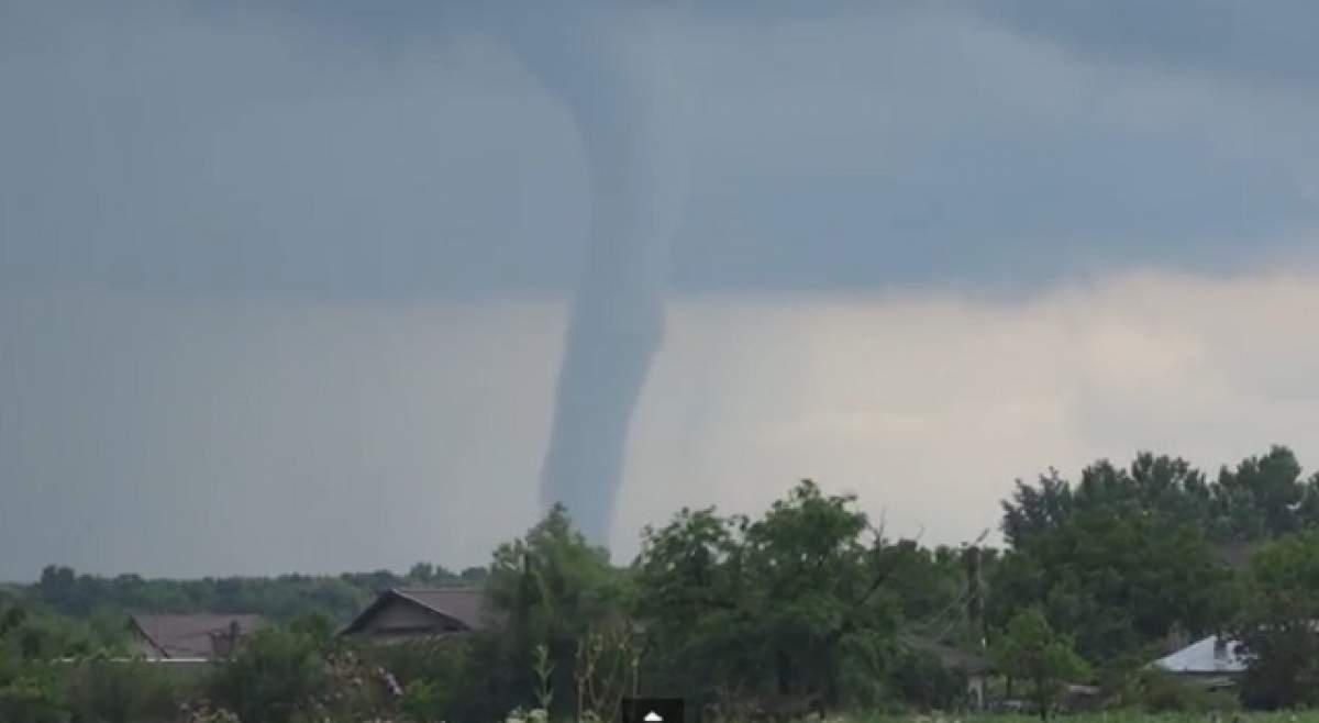 VIDEO ŞOCANT!!! O tornadă a avut loc lângă BUCUREŞTI! IMAGINI TERIFIANTE