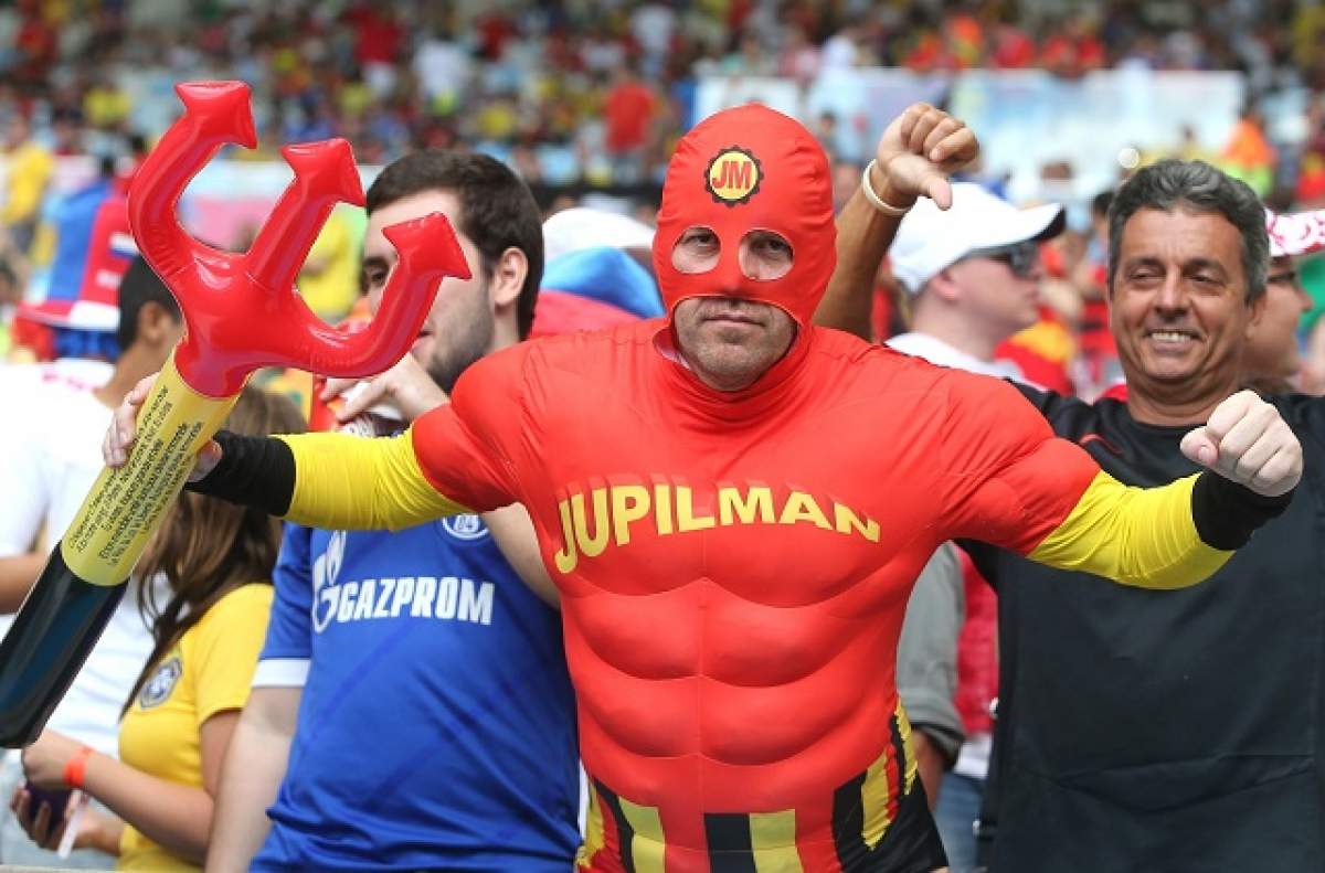 FOTO Suporterii au confundat Cupa Mondială cu Carnavalul de la Rio! Ce costume trăsnite au îmbrăcat susţinătorii echipelor