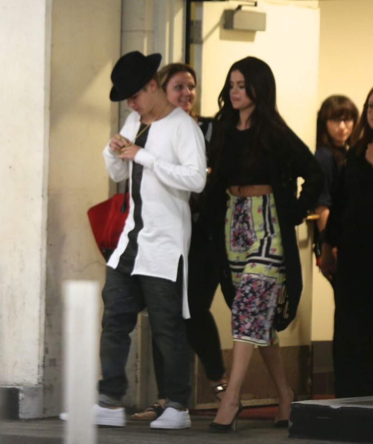 Justin Bieber și Selena Gomez, ipostază scandaloasă! Cei doi au fost filmaţi în timp ce consumau cocaină