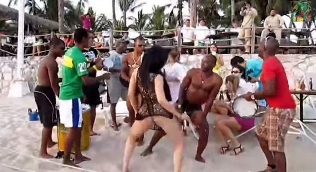 VIDEO Cel mai HOT dans de la Cupa Mondială din Brazilia! Fundul ei a adunat sute de privitori