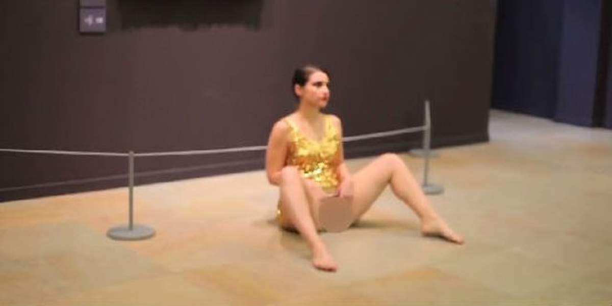18+ Act artistic sau exhibiţionism? O femeie şi-a expus organele genitale într-un muzeu