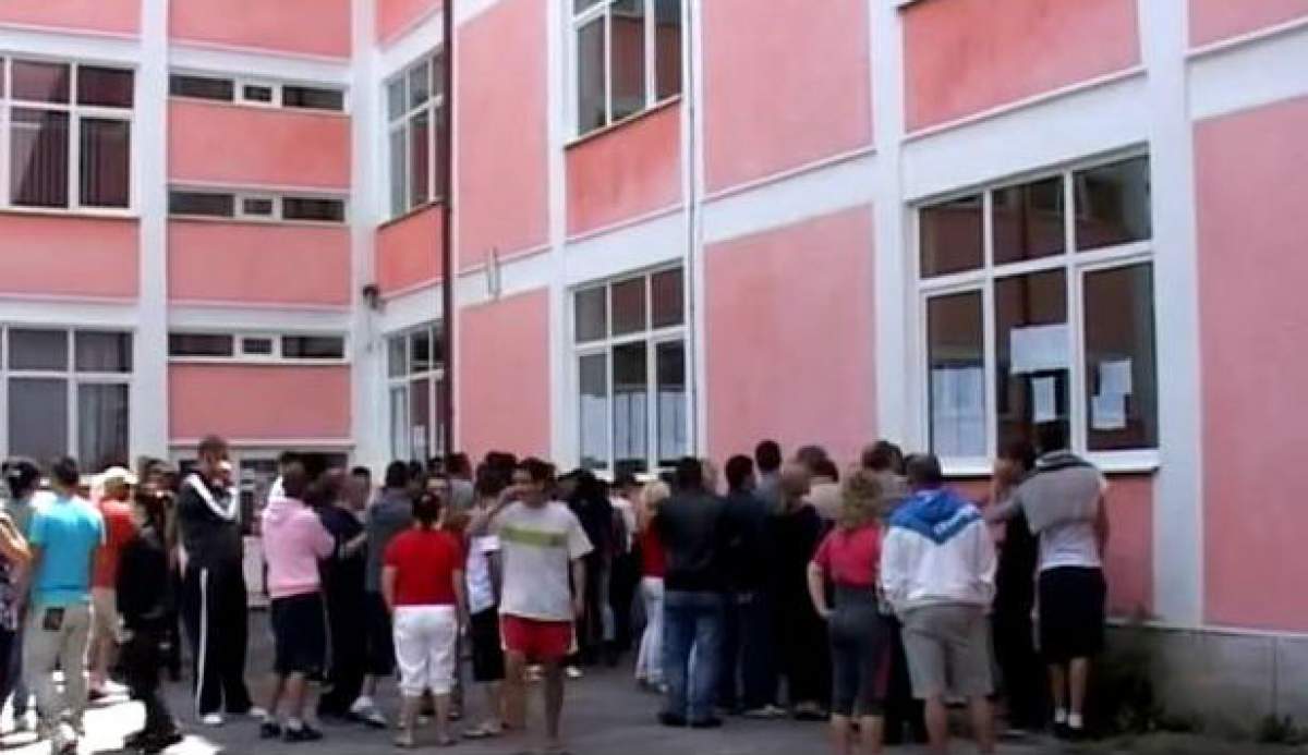 Scandalul "Mita de la BAC" continuă! Doi inspectori şi o profesoară au picat testul corectitudinii