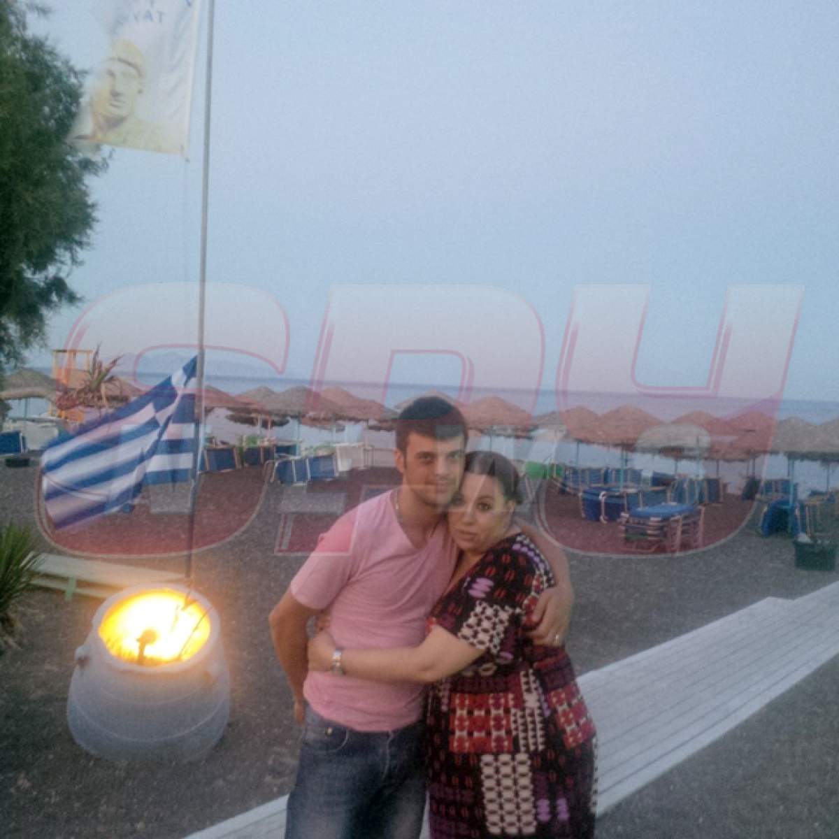 Spynews.ro îţi arată primele imagini cu Oana Roman şi Marius Elisei din luna de miere! Uite cum se distrează îndrăgostiţii în Santorini!