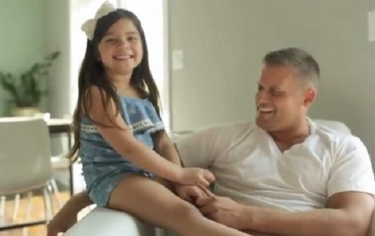 VIDEO VIRAL! Un tătic i-a făcut o surpriză de proporţii fetiţei lui! Reacţia ei face cât 1000 de cuvinte
