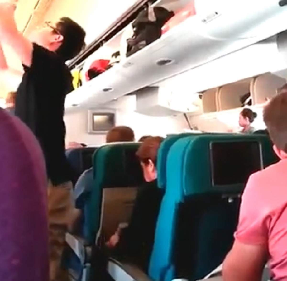 VIDEO Ultimele imagini din avionul prăbuşit în Ucraina! Ce se întâmpla în INTERIOR înainte să fie "doborât" de rachetă