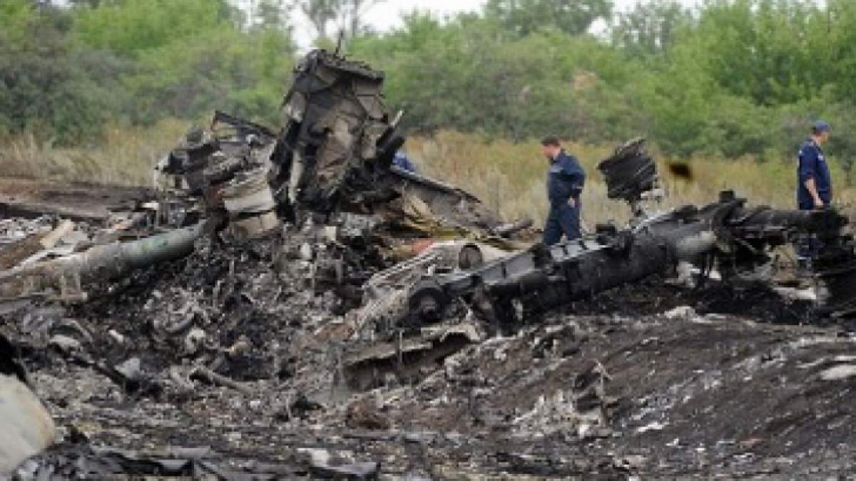 VIDEO Momentul în care avionul Malaysia Airlines a fost doborât de rachetă! Întreaga scenă a fost filmată