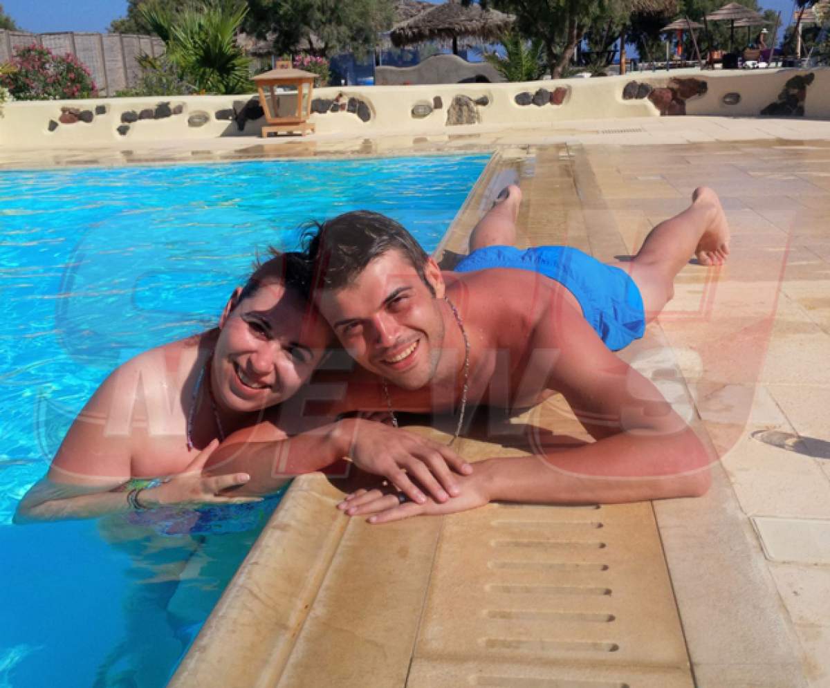Uite cât de îndrăgostiţi sunt Oana Roman şi Marius Elisei! Asta e iubire adevărată! Le prieşte luna de miere în Santorini!