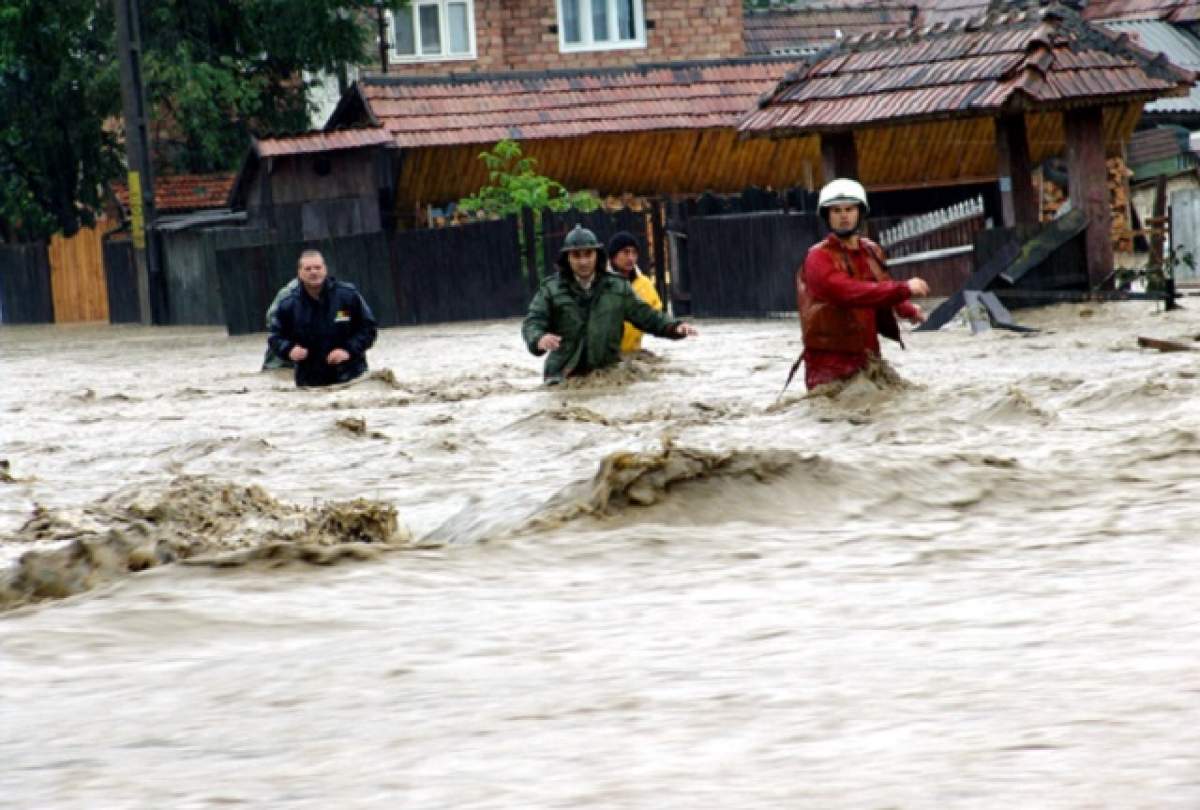 COD PORTOCALIU! Apele invadează România! Care sunt zonele predispuse inundaţiilor!