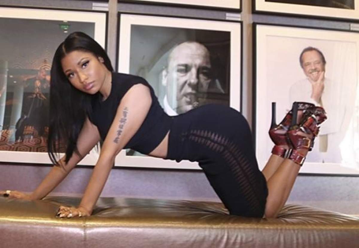 FOTO / Mai porno de atât nu se poate! Nicki Minaj îşi promovează noul single aproape goală