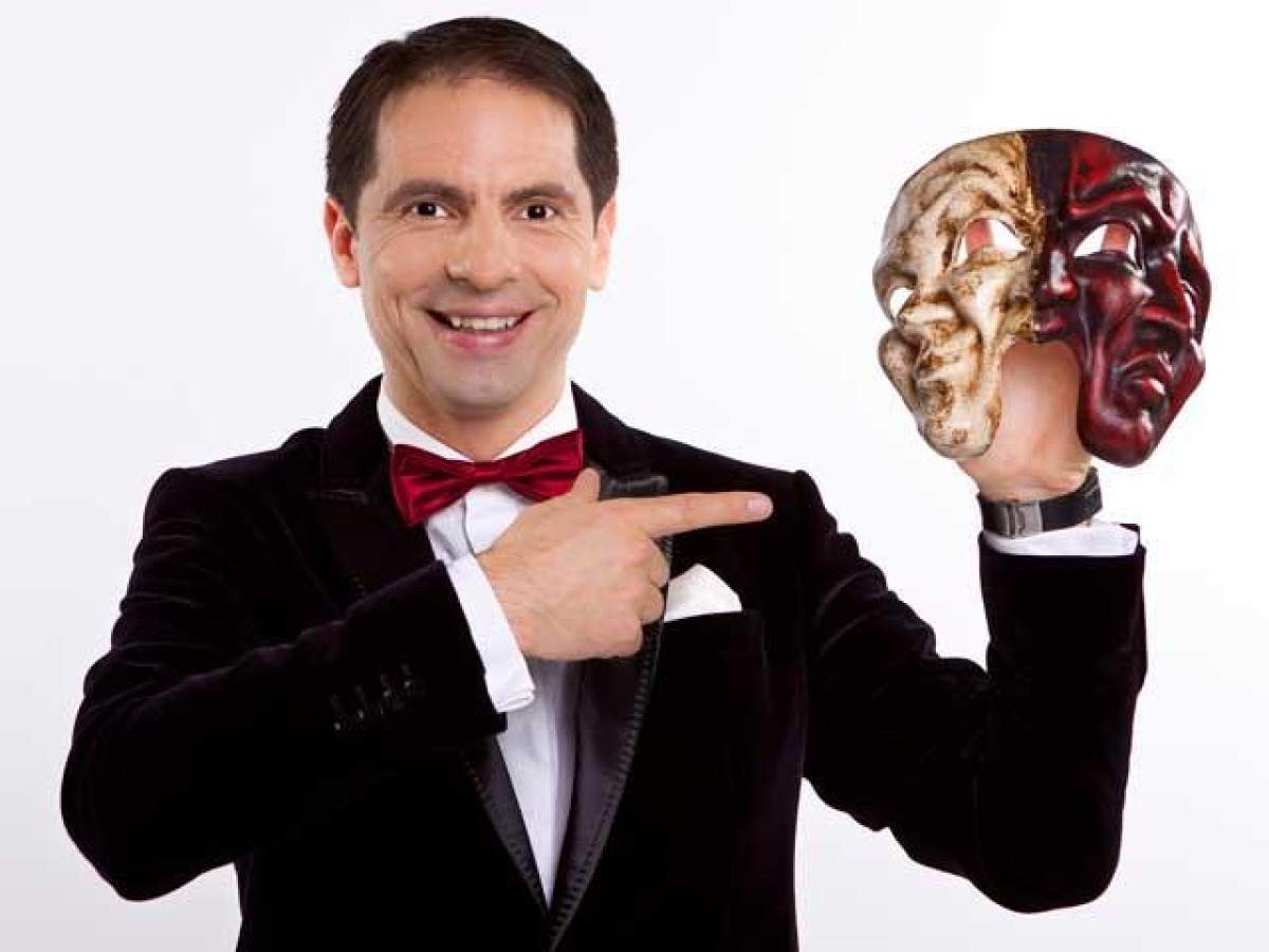 FOTO / Toată lumea îl ştie pe Dan Negru ca prezentator TV, însă uite cum arată în postura de tătic