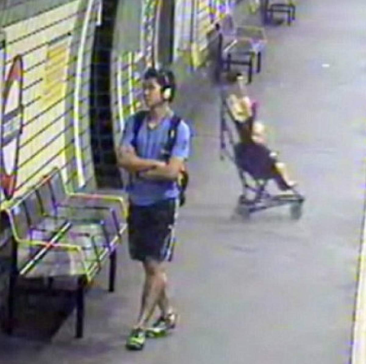 VIDEO/ Moment dramatic la metrou! Cum a reușit o mamă să-și salveze copilul căzut pe șine