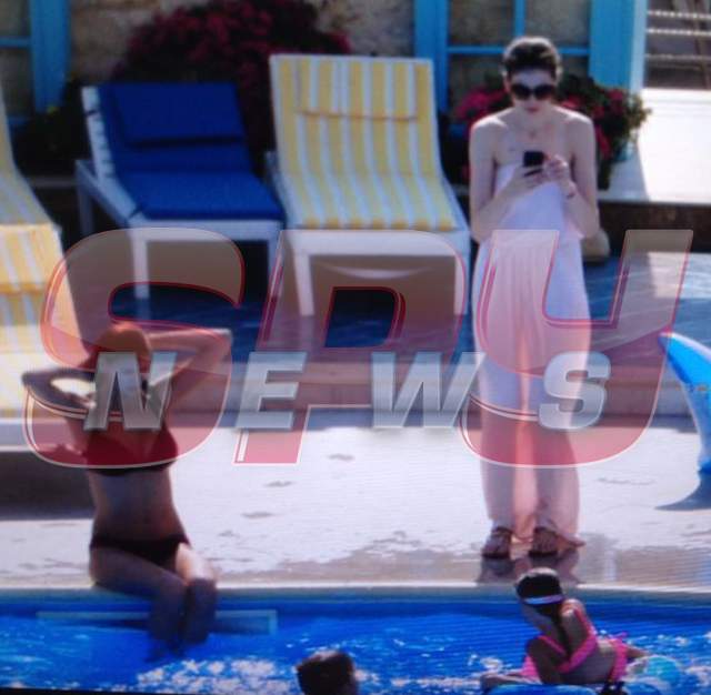 Monica Gabor, îmbrăcată la piscină şi plină de vânătăi pe picioare! Ce ascunde fosta doamnă Columbeanu?