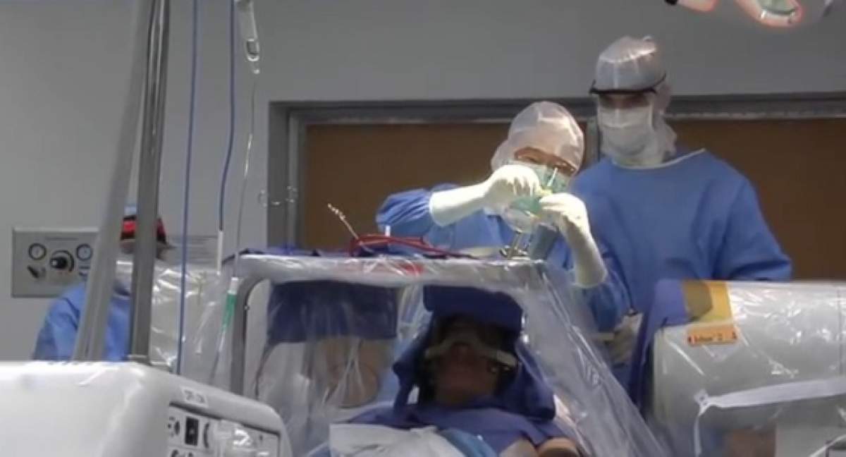 VIDEO INCREDIBIL / Roger Frisch a cântat la vioară, în timpul operaţiei pe creier!
