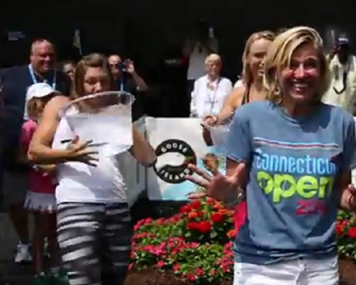 VIDEO / Simona Halep i-a turnat apă rece pe cap directorului de la Premier Connecticut Open! Ce au avut de împărţit!