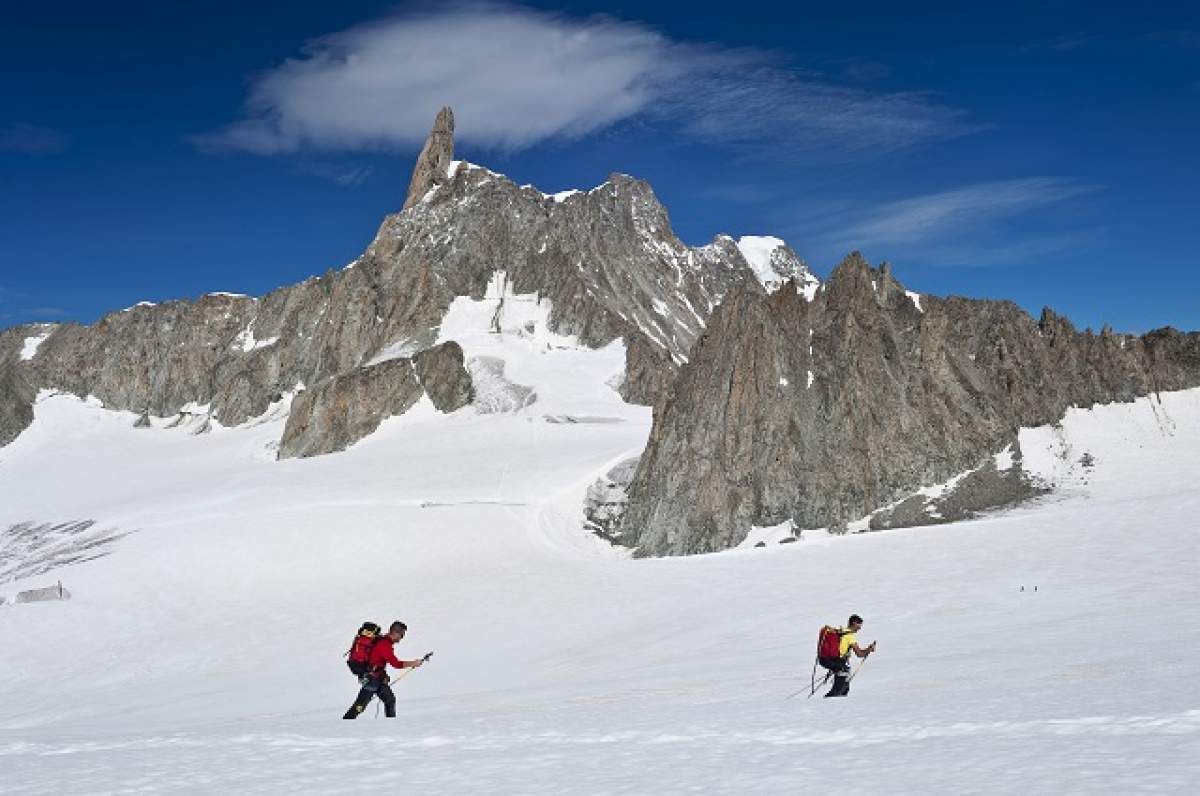 Un alpinist român a murit când escalada Mont Blanc