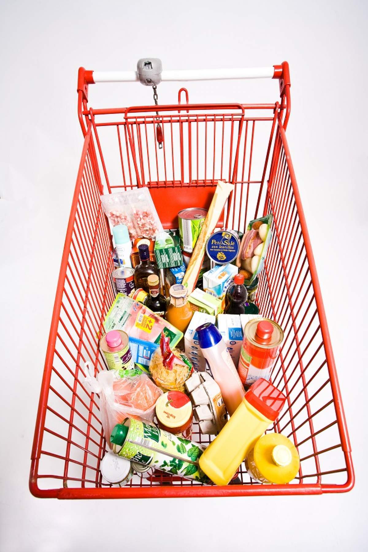VIDEO/ Ce trebuie să faci la cumpărături ca să MĂNÂNCI sănătos! Stafuri de la nutriţionişti