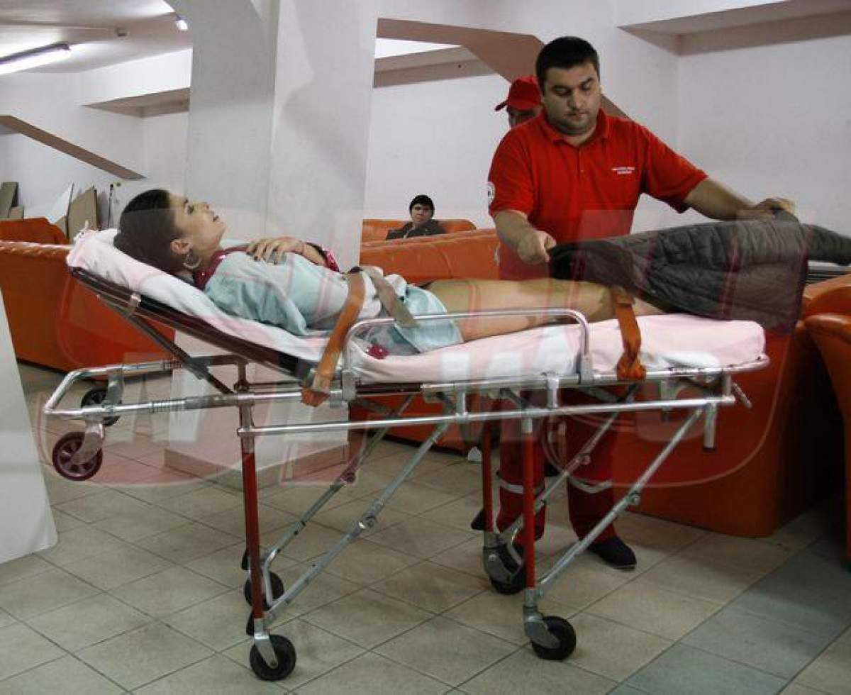 Imagini şocante! Alina Puşcaş, în stare gravă la spital: "Mi s-au blocat mâinile"