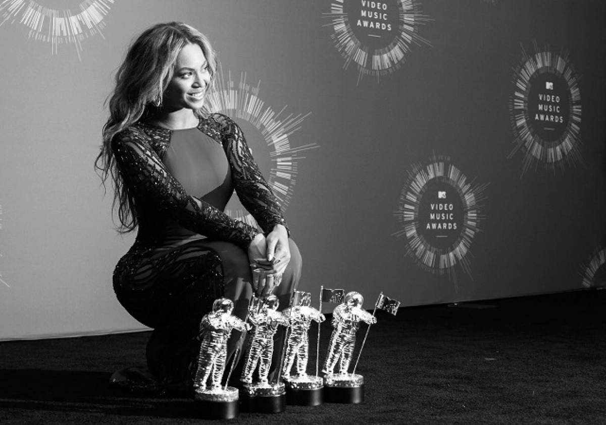VIDEO / Beyonce, FĂRĂ CHILOȚI la MTV Video Music Awards! Fotografii au "tras" duble la greu