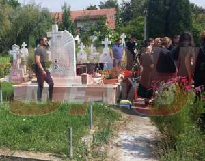 VIDEO / Mihaela Rădulescu, îngenuncheată de durere! Tatăl ei a fost înmormântat în cimitirul bisericii din Izvorani!