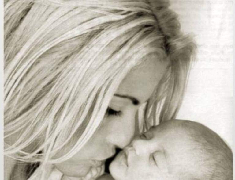 FOTO / Arată incredibil la trei săptămâni de când a născut! Katie Price s-a pozat în lenjerie intimă