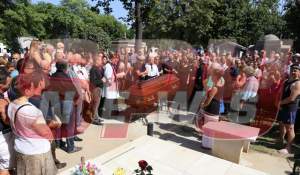 Imaginile DURERII! Suferința apropiaților a fost FĂRĂ MARGINI! Momente sfâşietoare la înmormântarea lui SZOBI CSEH