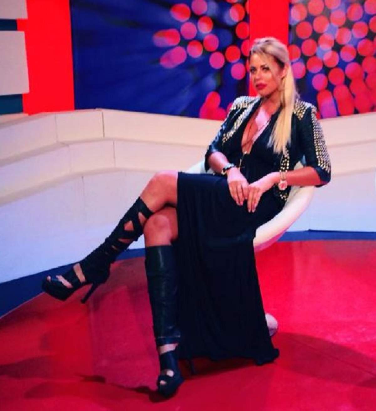 Roxana Nemeş, sexy în costum de baie! Imaginaţia bărbaţilor a luat-o razna când au văzut-o