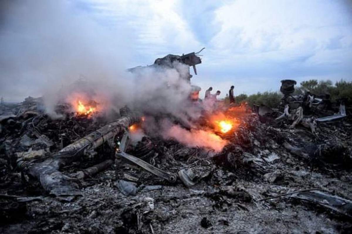 AVION PRĂBUŞIT în UCRAINA! Experţii au cerut ajutorul localnicilor