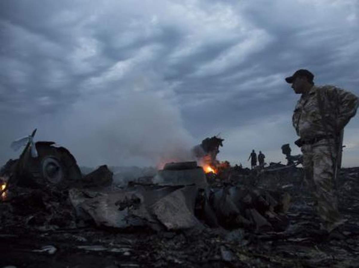 TRAGEDIE! Un avion a explodat, în aer, în estul Ucrainei