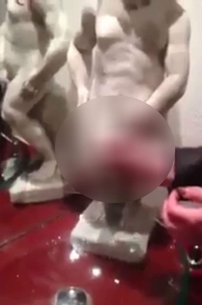 VIDEO / Cum arată cea mai porno chiuvetă! Fetele adoră să bea apă de la ea