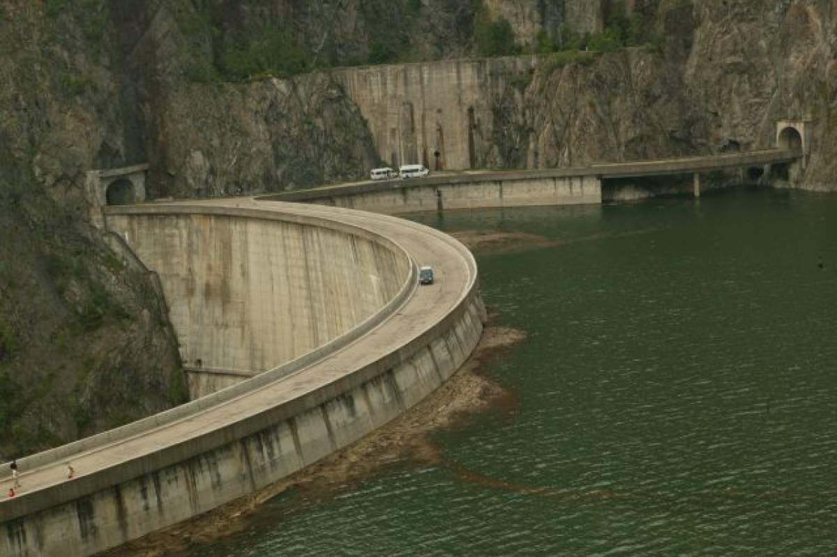 Situaţie dramatică la barajul Vidraru! Vacanţa unui copil s-a transformat într-o tragedie
