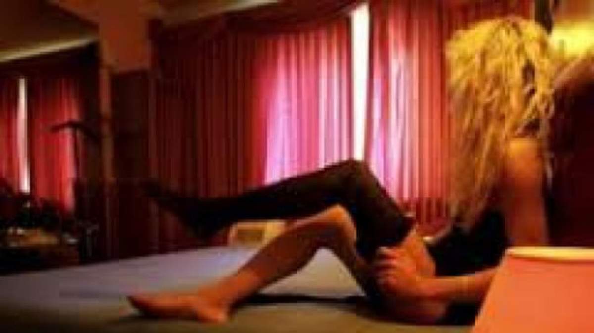 Violenţe sexuale crunte! 11 tinere au fost obligate să se prostitueze într-un apartament