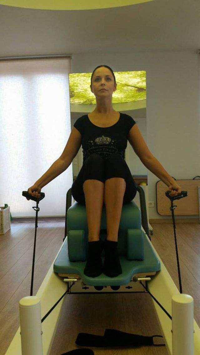 FOTO/ Andreea Marin, torturată de antrenorul de pilates! Ce face "Zâna" ca să scape de kilogramele în plus